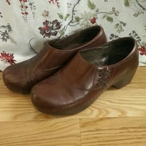 Dansko Stacie Brown oiled leather clogs size 38